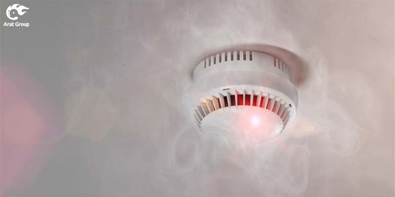 وجود سیستم تهویه است، که لایههای هوای گرم و سرد مصنوعی میسازند، این لایهها جریان دود به دتکتورها را مختل میکنند.